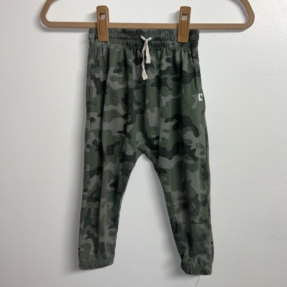 Boy’s or Girl’s COTTON ON KIDS super soft cozy Camo Jogger Sz 3